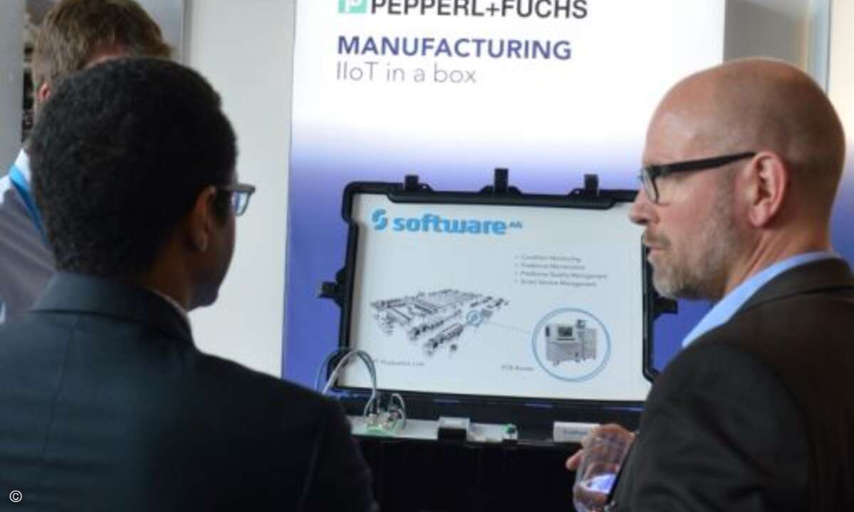 Bei Pepperl+Fuchs erklärte man anhand »IIoT in a Box« den schnelle Einstieg in IoT-Services (Foto: Software AG)