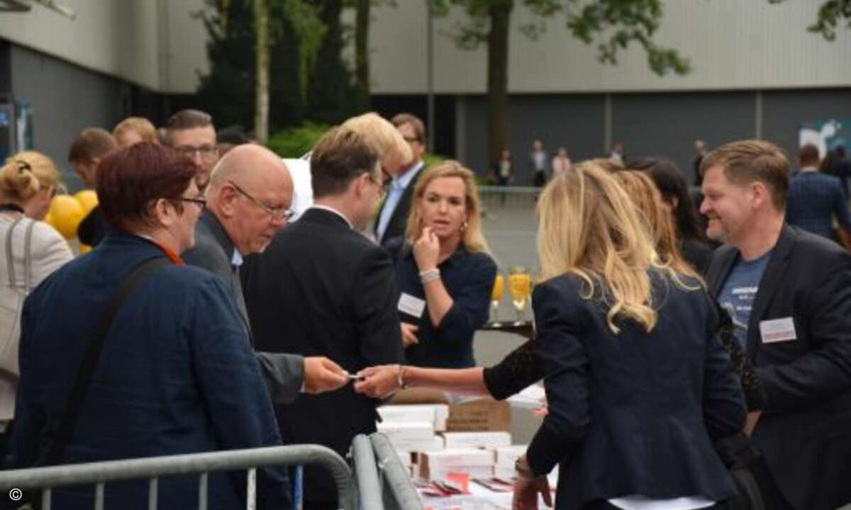 Großen Andrang gab es auch in diesem Jahr wieder beim großen VIP BBQ von CRN und funkschau (Foto: CRN)