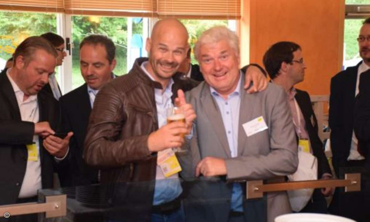 Fühlen sich auf CRN-Veranstaltungen sichtlich wohl: Sven-Glatter (comteam) zusammen mit CRN-Chefredakteur Martin Fryba (Foto: CRN)