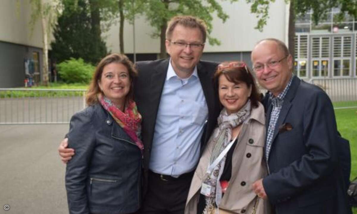 Friederike Floth und Elke von Harsdorf (beide PR von Harsdorf) zusammen mit Theo Reinerth und Jörg-Stefan Schmitt (beide Brother) (Foto: CRN)