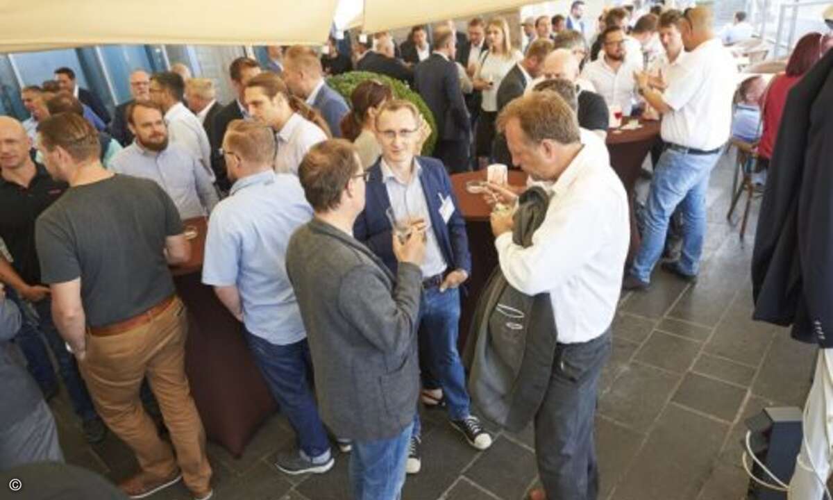 Empfang auf der Terrasse direkt am Rhein (Foto: Trend Micro)