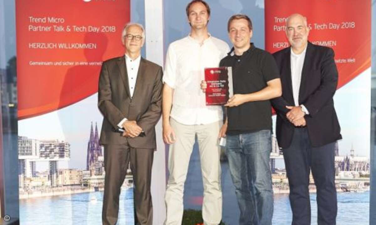 Dimension Data wurde für das »Beste Projekt« im Bereich »Connected Threat Defense« geehrt: Martin Ninnemann (Trend Micro), Torsten Zöhl und Marcus von Schuckmann (beide Dimension Data), Armin Rothe (Trend Micro) (Foto: Trend Micro)