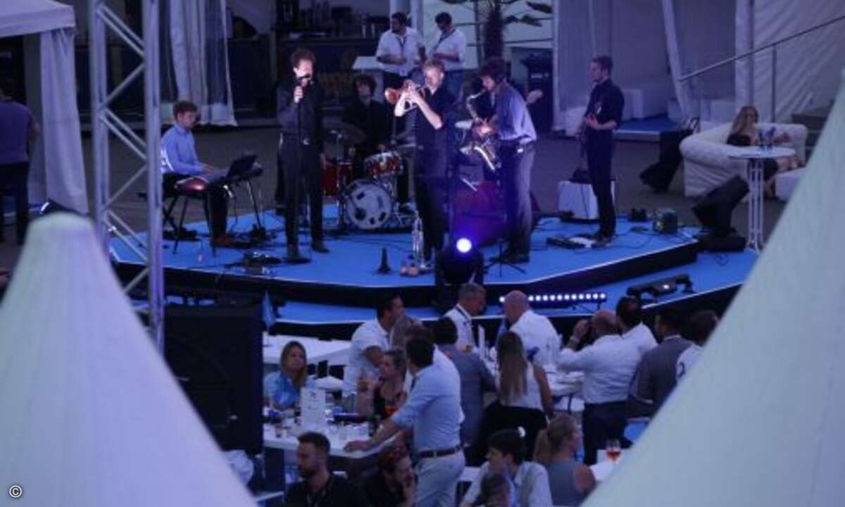 Arctic präsentierte die VIP-Party in der Kosatec Club Lounge (Bild: Kosatec)