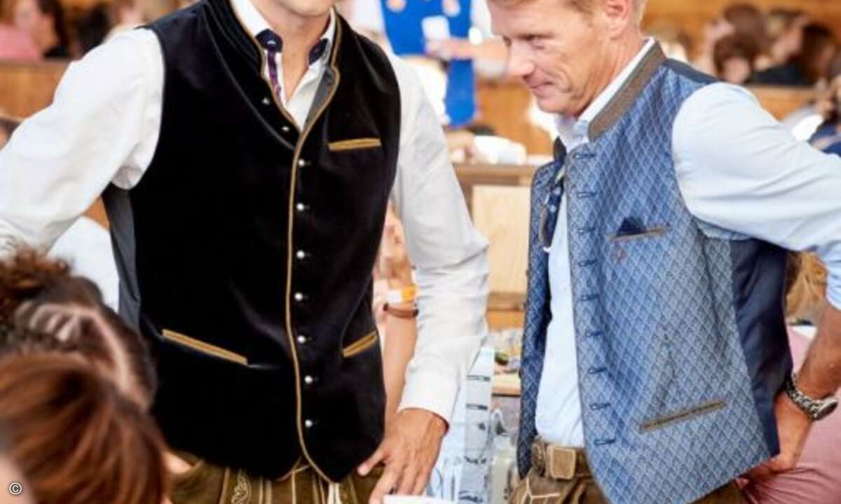 Also-Geschäftsführer Andreas Ruhland (li.) mit Jörg Schmidt von Toshiba (Bild: Also)