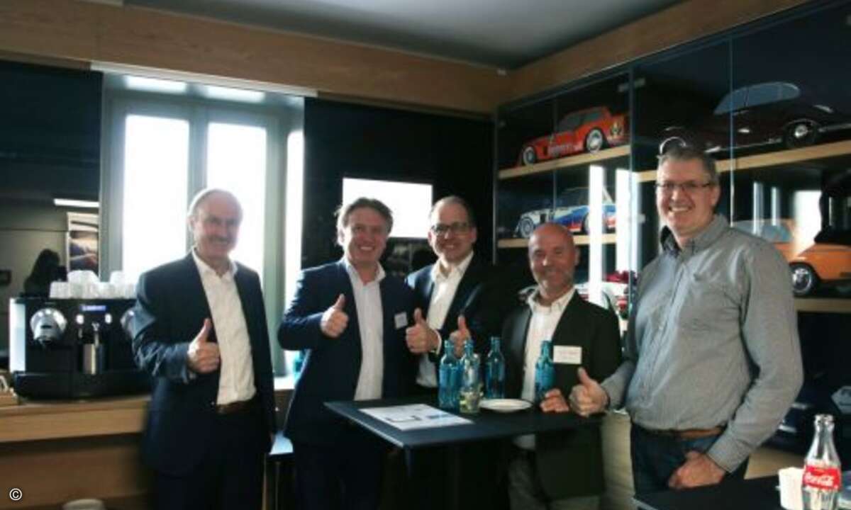 Prianto-Chef William Geens (zweiter von links) begrüßte die itsbusiness AG und UniCredit im BMW Classic Museum München (Bild: Prianto)