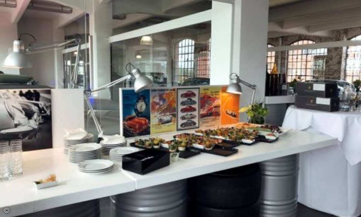 Für eine besonders edle Verköstigung der Roadshow-Besucher war gesorgt (Bild: Prianto)