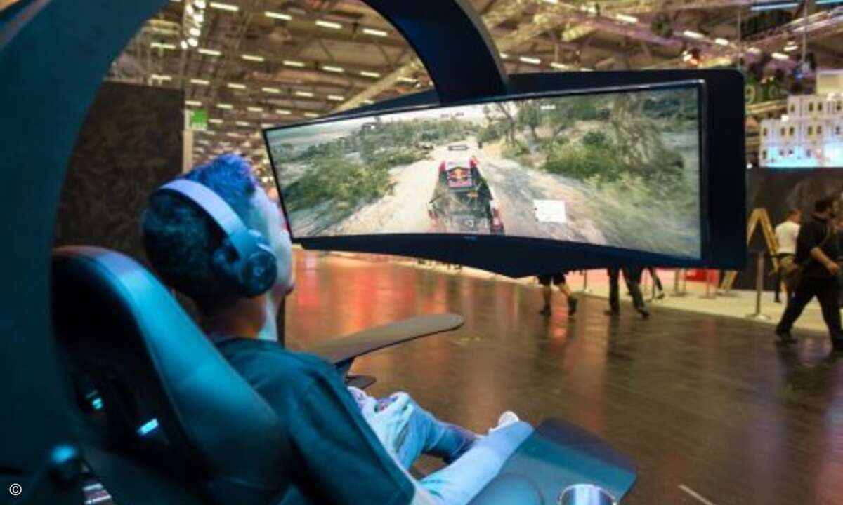 Samsung präsentiert auf der Gamescom sein erweitertes Portfolio an Gaming-Monitoren, darunter das 49 Zoll große Gaming-Flaggschiff »CHG90« (Bild: Samsung)