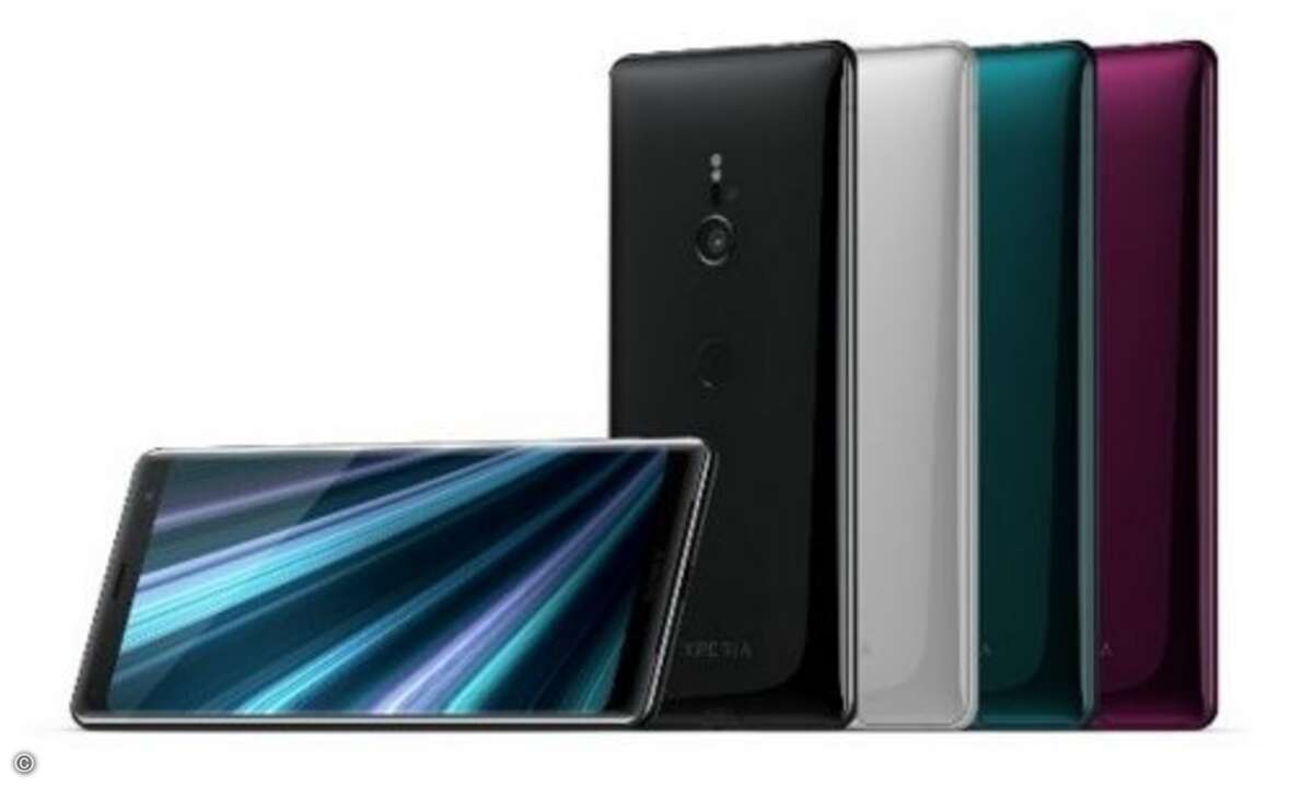 Die Smartphone-Sparte Sony Mobile Communications zeigte das neue Flaggschiffmodell »Xperia XZ3« mit gebogenem 3D Glas-Design, das fließend in das OLED Display übergeht. (Bild: Sony)