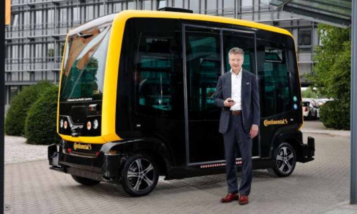 Auch heute arbeitet Continental an der Zukunft der Mobilität. Das Technologieunternehmen testet Komponenten und Systeme für fahrerlose Robo Taxis in der Stadt mit seiner Versuchsplattform »Continental Urban Mobility Experience« (CUbE). (Bild: Contine