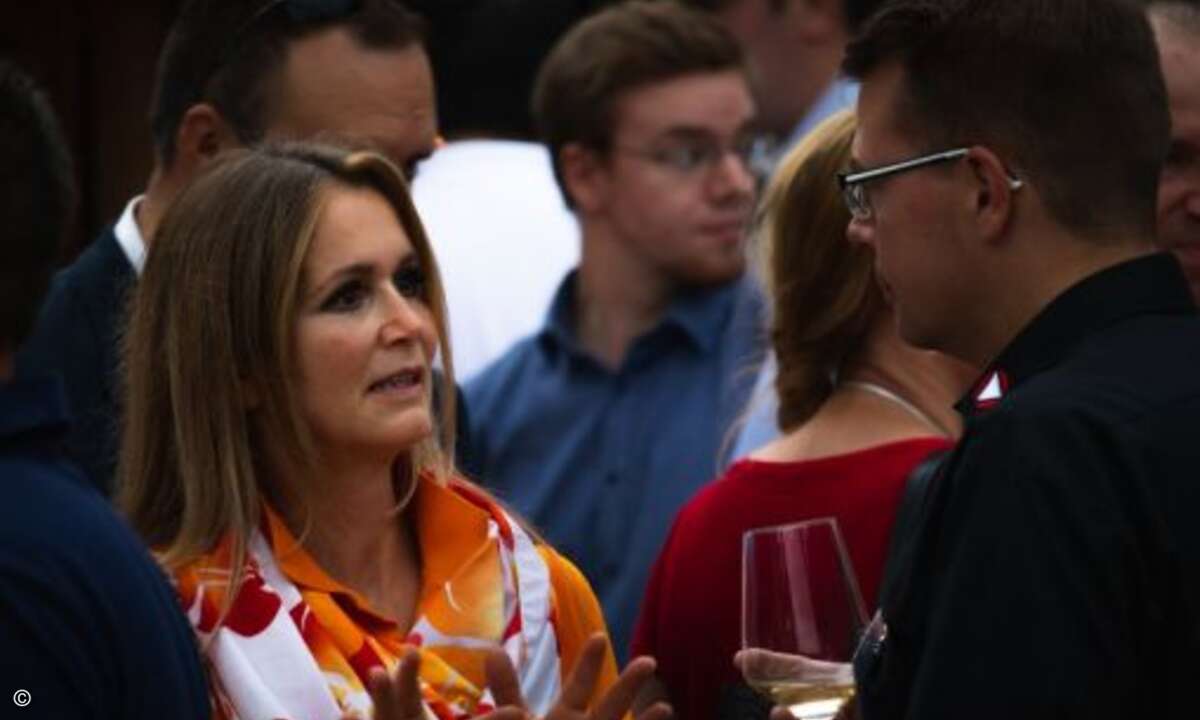 Isabelle von Künßberg (Acmeo) erfährt von Mike Bergmann (Visoma), wie Chefs im Tagesgeschäft zum unwichtigsten Mitarbeiter werden (als ob sie das nicht schön wüsste!)