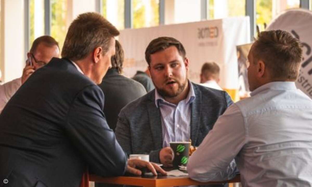 Chris Bertram von MR Systeme im Networking mit Branchenkollegen