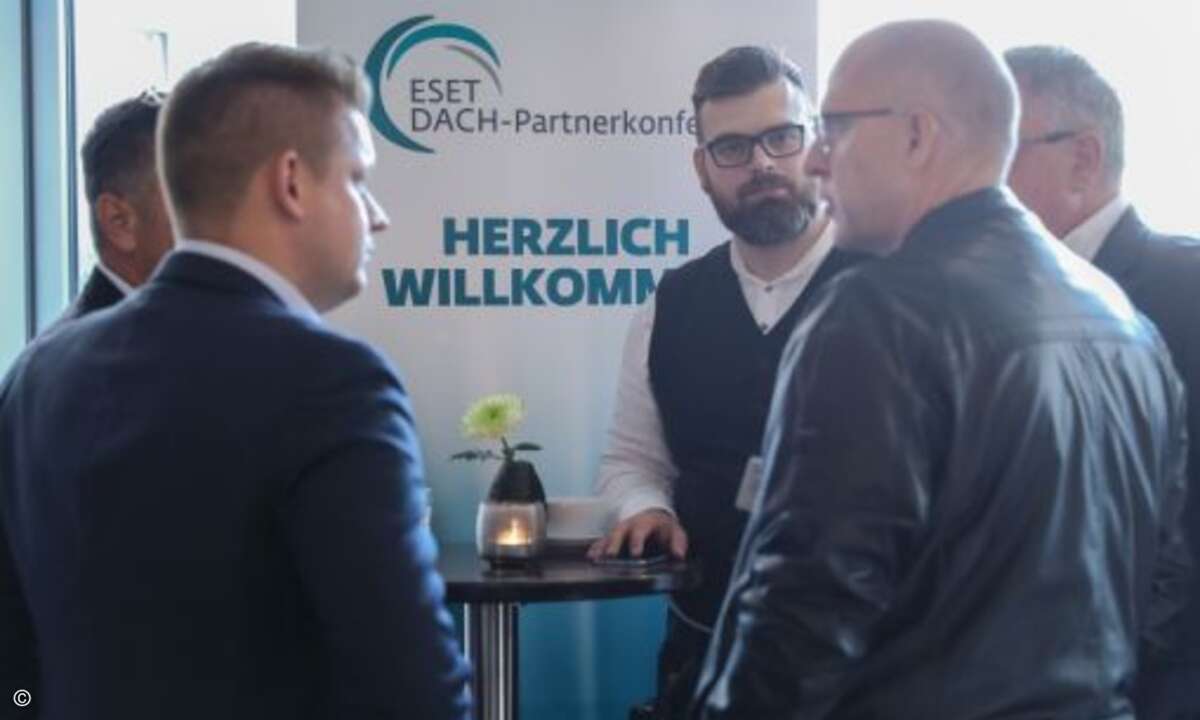 Schon vor dem eigentlichen Start der Veranstaltung gab es reichlich Gelegenheit für die Partner, mit dem Eset-Team ins Gespräch zu kommen (Foto: Eset)