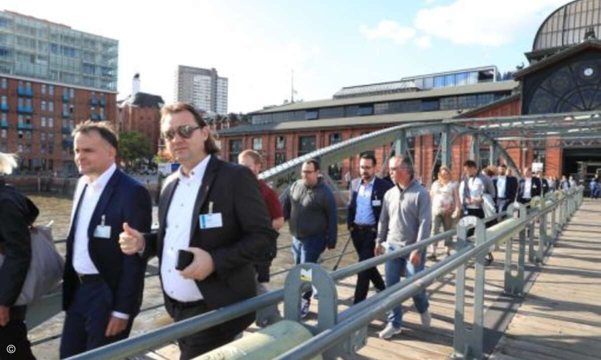 Anschließend ging es zum lockeren Teil des Programms, einer Rundfahrt im Hamburger Hafen (Foto: Eset)