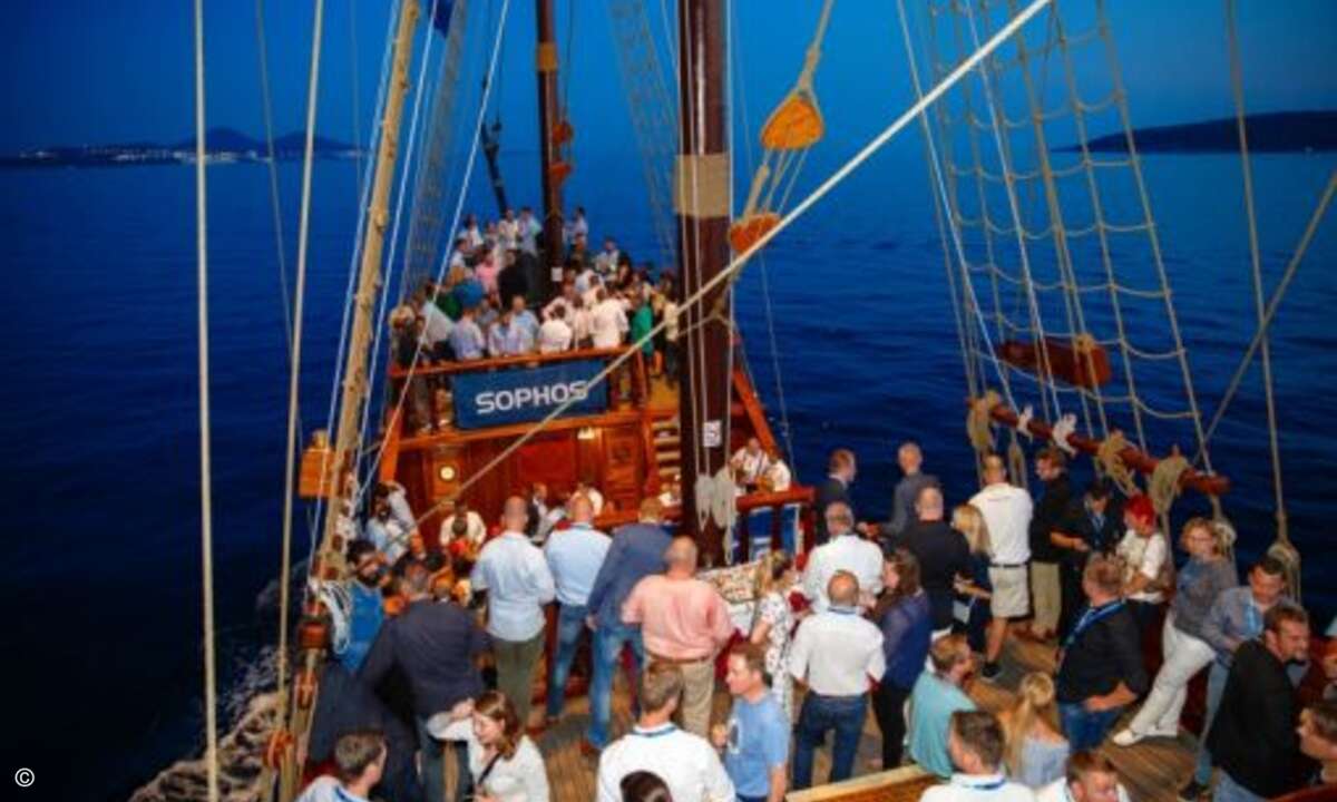Abendstimmung auf dem Meer (Foto: Sophos)