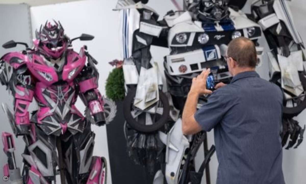Die Transformer waren ein beliebtes Fotomotiv auf der Messe (Foto: Thomas Geiger - NürnbergMesse)