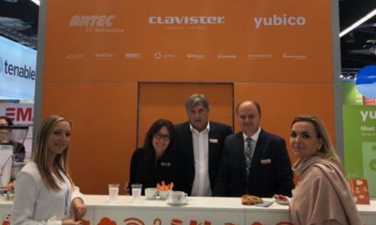 Malina Colombo und Carolin Schlüter bei Sysob und Sabine Suttner, Peter Schneider und Markus Senbert (Foto: CRN)