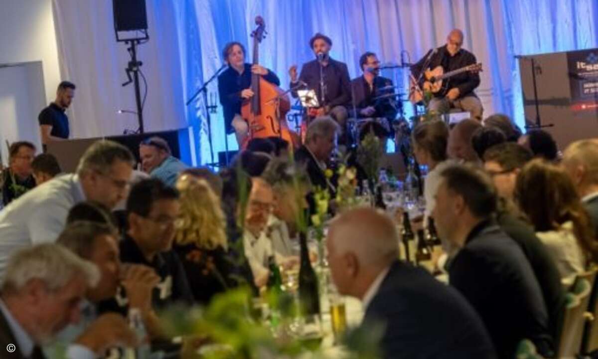 ... und guten Gesprächen (Foto: Thomas Geiger - NürnbergMesse)