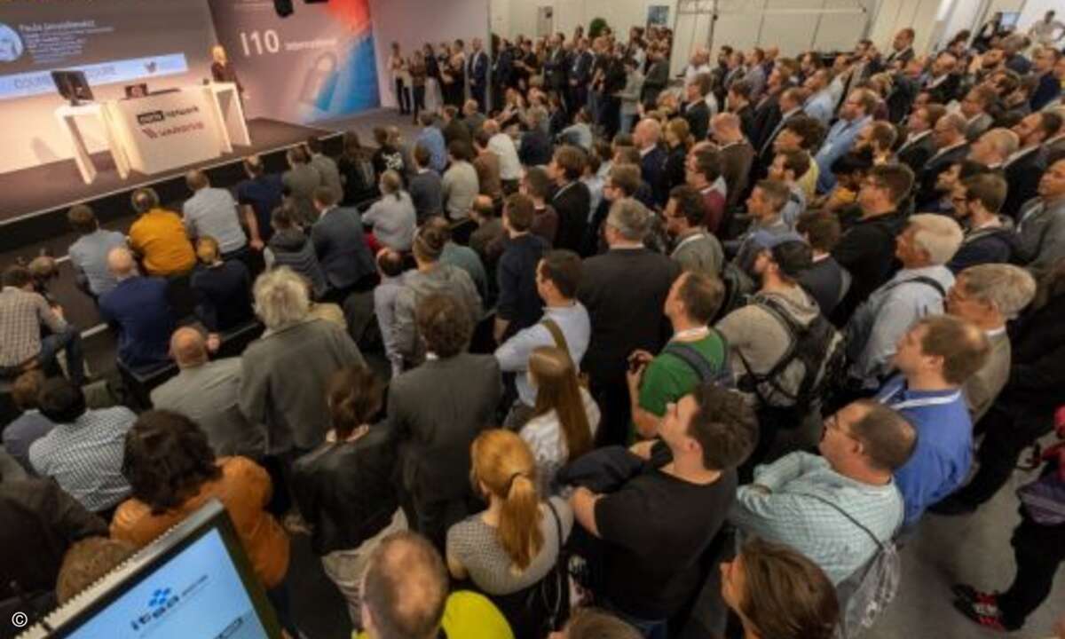 Großer Andrang bei der Keynote von Paula Januszkiewicz (Foto: Thomas Geiger - NürnbergMesse)