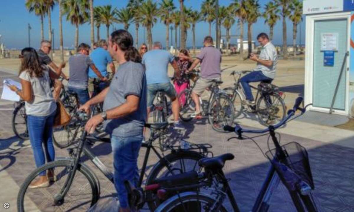 Die Radtour bot eine entspannte Gelegenheit, die anderen Teilnehmer kennenzulernen (Bild: Netgo)