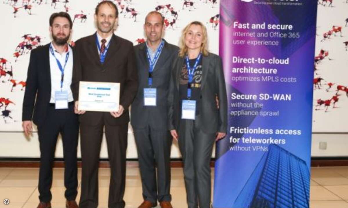 Den Award als Fastest Growing Partner of the Year erhalten Arno Edelmann (2.v.li.) und Verizon Enterprise Solutions (Foto: Zscaler)