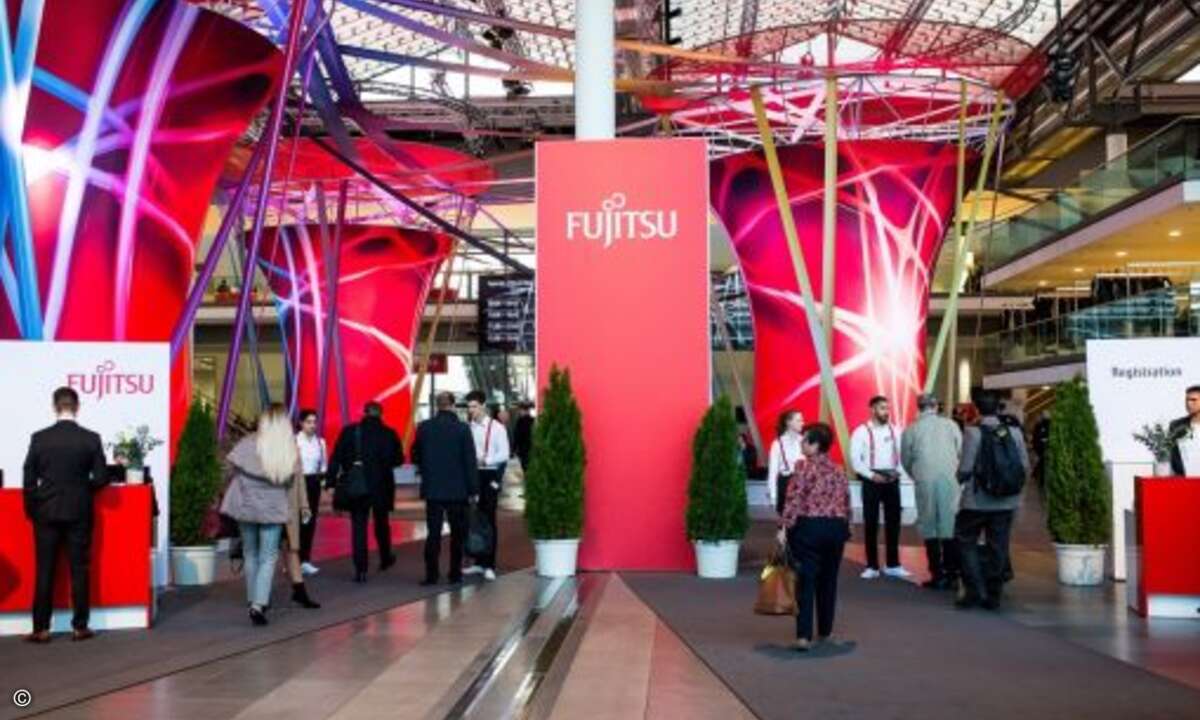 Fujitsus großer Kunden- und Partner-Event braucht viel Platz, denn auch dieses Jahr wurden wieder um die 10.000 Besucher erwartet (Bild: Fujitsu)