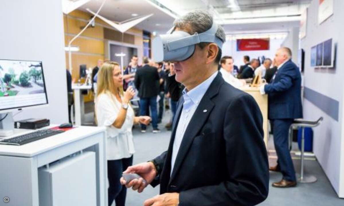 Auf der begleitenden Hausmesse gibt es für die Besucher jedes Jahr viel zu entdecken (Bild: Fujitsu)