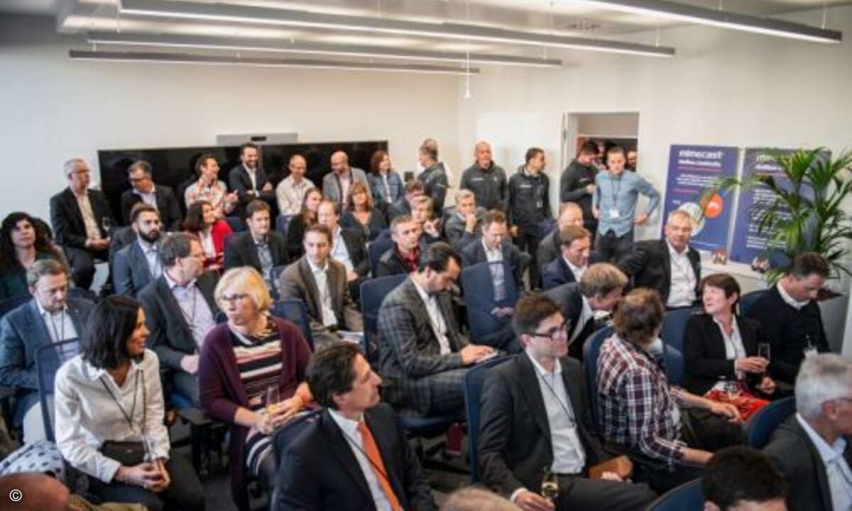 Neben vielen Vertriebs- und Geschäftspartnern waren auch Freunde zur Eröffnung gekommen (Foto: Mimecast)