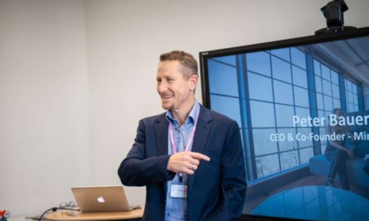 Mimecast-Gründer Peter Bauer wollte es sich nicht nehmen lassen, bei der Büroeröffnung ebenfalls dabei zu sein (Foto: Mimecast)