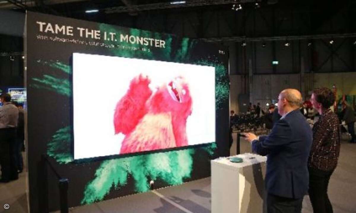 konnten die IT-Experten spielerisch mit Handbewegungen und dem Tame-Button am Monster-Display ausprobieren.
(Foto: CRN)