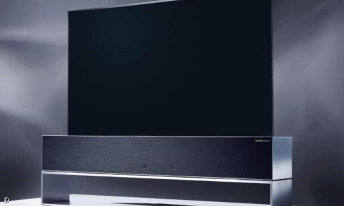Ein flexibles Display zeigte auf der CES auch LG, allerdings weit größer: LGs TV-Bildschirm ist nicht nur ultradünn, er lässt sich auch aufrollen und verschwindet komplett im Gehäuse (Bild: LG)