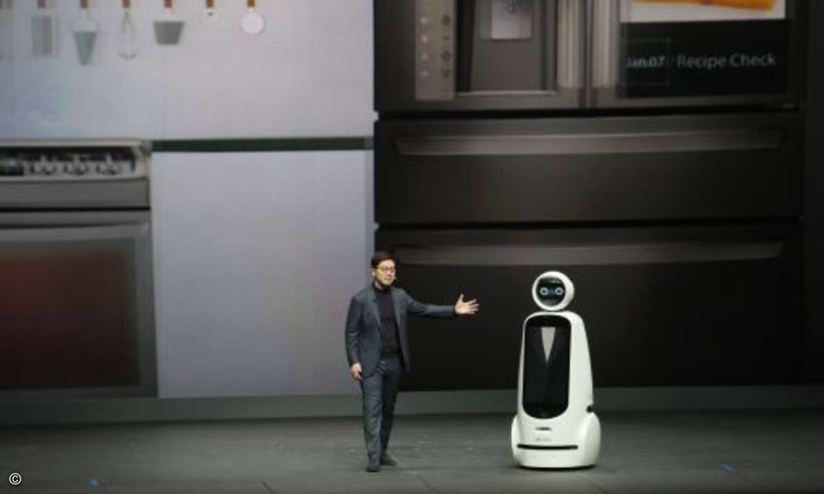 die LG-Präsident I.P. Park bei der Keynote unterstützte (Bild: CES)
