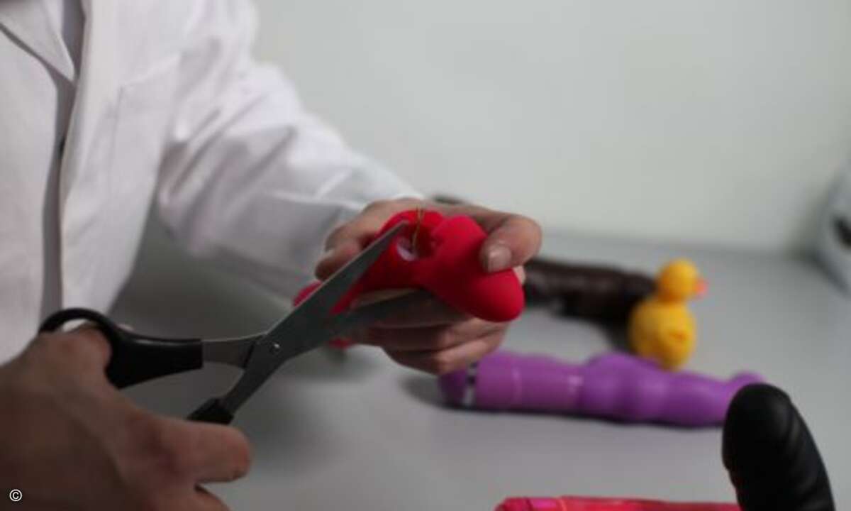 Mit dem Internet vernetzte Dildos wurden nicht gestestet, auf die Gefahren von Hackerangriffen wurde immerhin kurz hingewiesen.