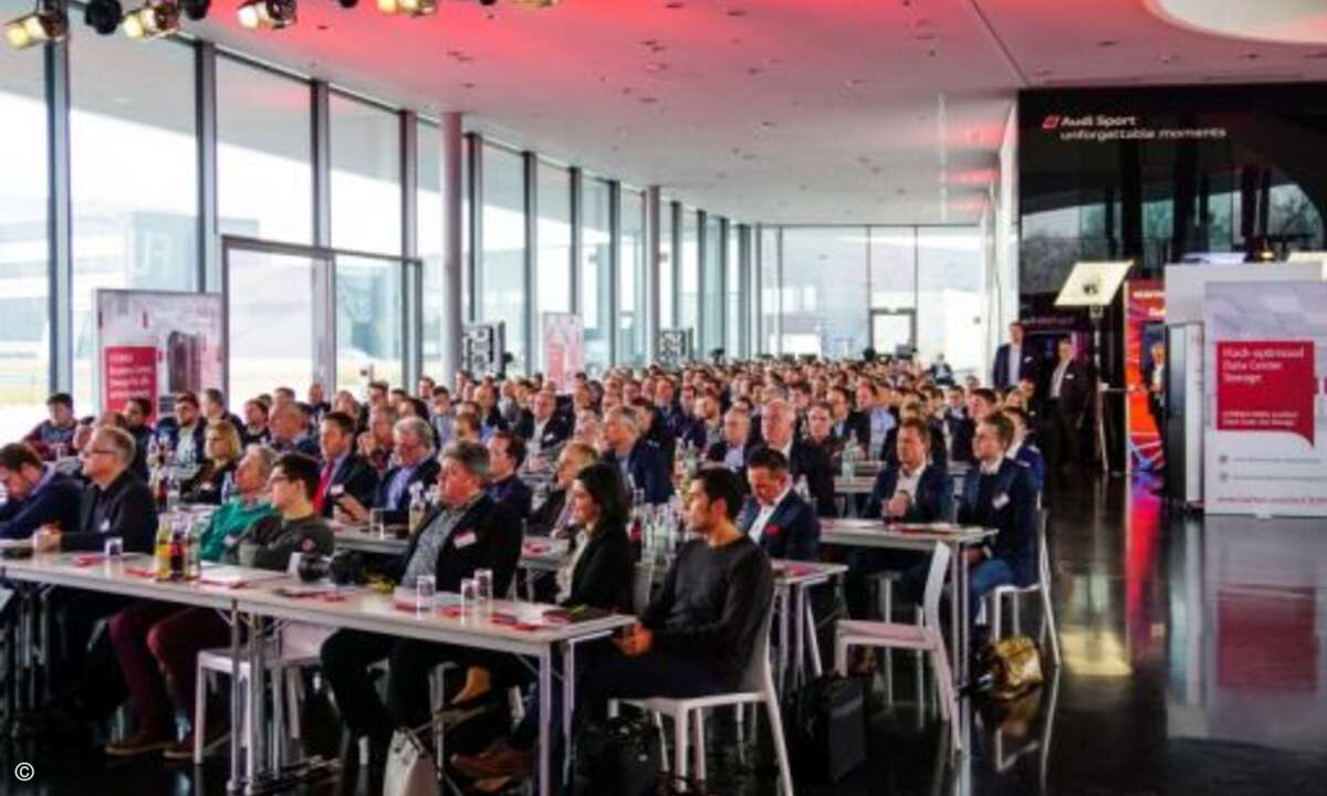 Etwa 300 Kunden und Partner kamen, um sich über neue Produkte und neue Technologien im Speicherbereich informieren zu lassen (Foto: Fujitsu)