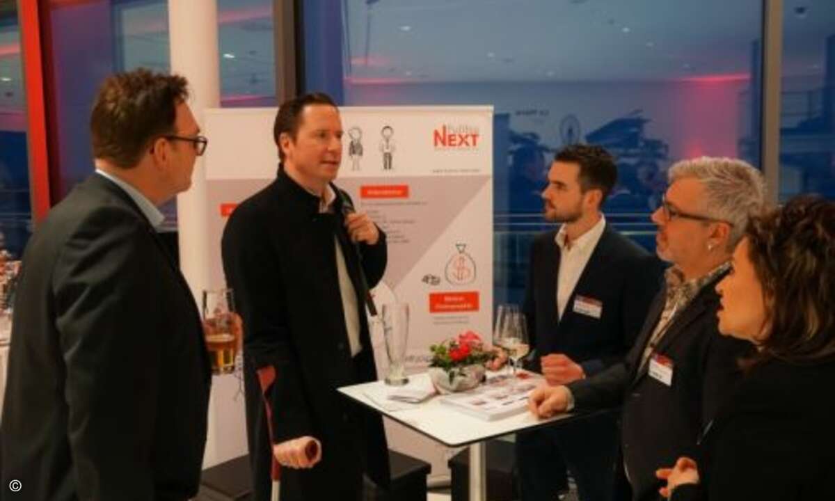 ... und war anschließend ein gefragter Diskussionspartner (Foto: Fujitsu)