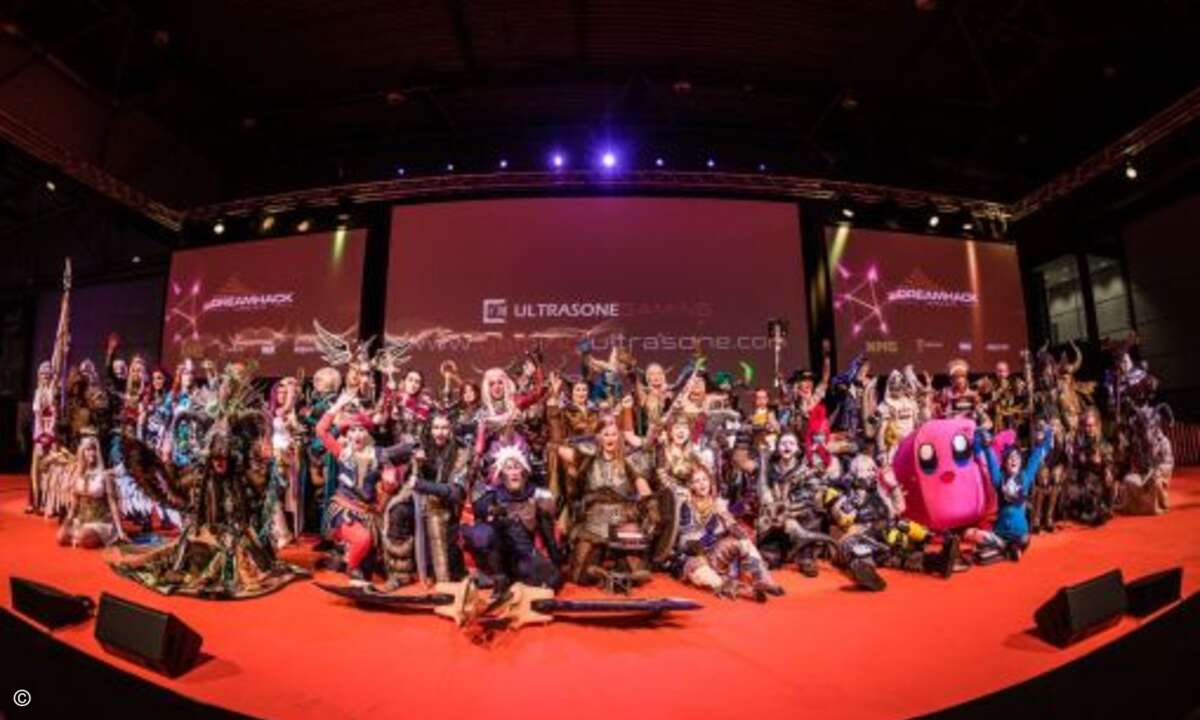 30 Teilnehmer präsentierten ihre liebevoll gestalteten Kostüme im Rampenlicht der proppenvollen Event Stage und erweckten zahlreiche berühmte Spielecharaktere zum Leben.(Bild: Leipziger Messe GmbH/Tobias Stoffels)