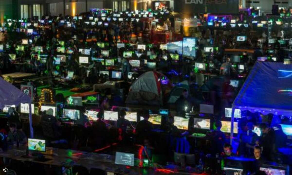 Über 2.000 Teilnehmer zockten auf Deutschlands größter Lan-Party im Rahmen der DreamHack. (Bild: Leipziger Messe GmbH/Tom Schulze)