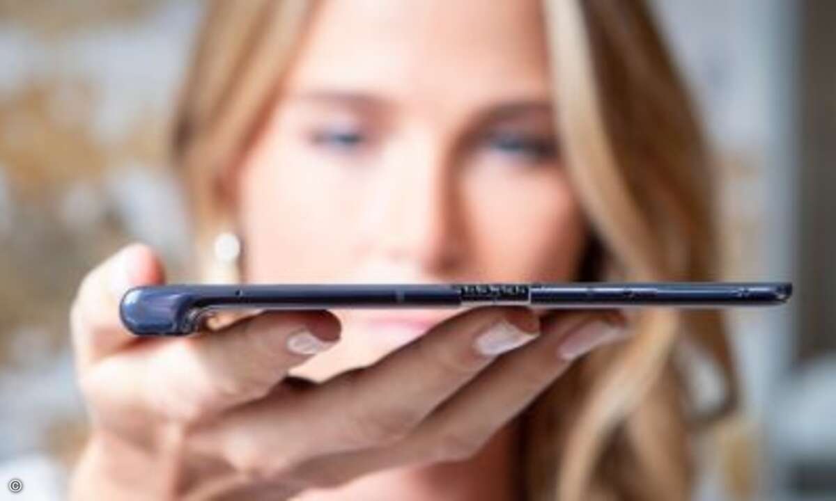 Huaweis »Mate X« ist zum Tablet ausgeklappt gerade mal 5,4 Millimeter dick. (Foto: Huawei)