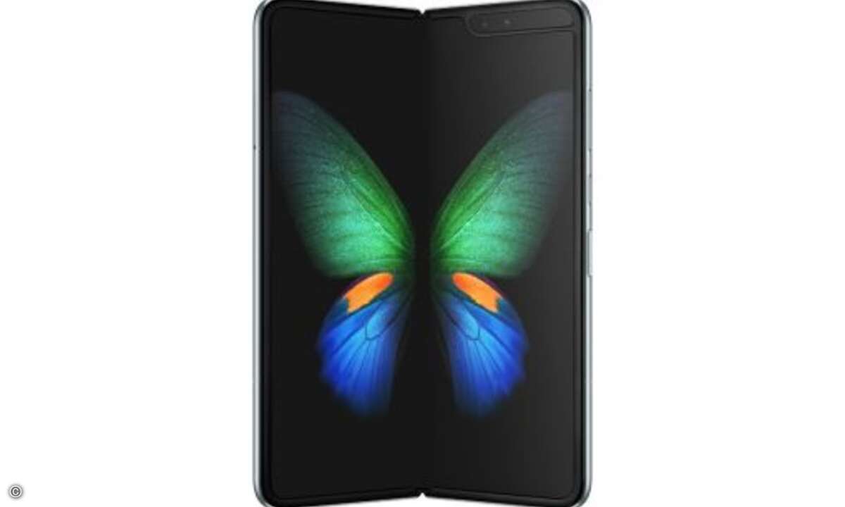 Bei Samsungs neuem »Galaxy Fold« ist das faltbare Display innen angebracht und wird durch ein kleines an der Außenseite ergänzt. (Bild: Samsung)