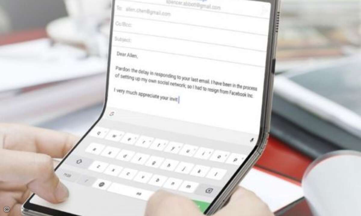 Auch der chinesische Hersteller TCL hat in Barcelona Prototypen mit seiner neuen »DragonHinge«-Techologie vorgestellt. Marktreife Geräte sollen aber erst ab 2020 kommen. (Foto: TCL)