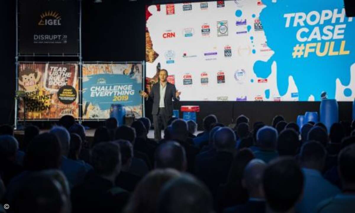 um dann in die Zukunft zu blicken (Bild: Igel)