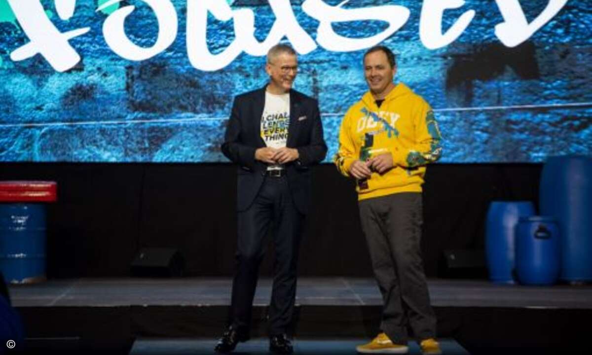 Heiko Gloge, Gründer und CEO von Igel Technology (links), und Jed Ayres demonstrieren street credibility. (Bild: Igel)