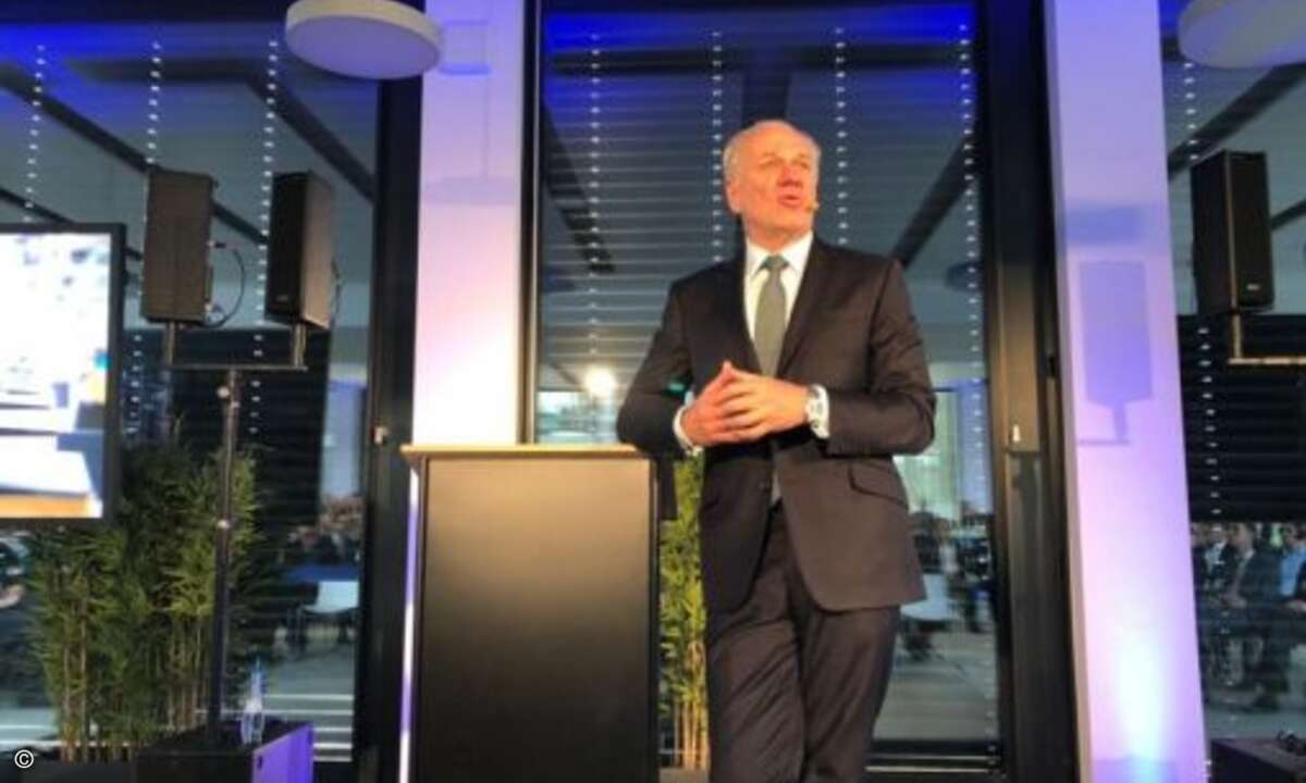 Mike Norris, CEO von Computacenter ist zur Eröffnung angereist