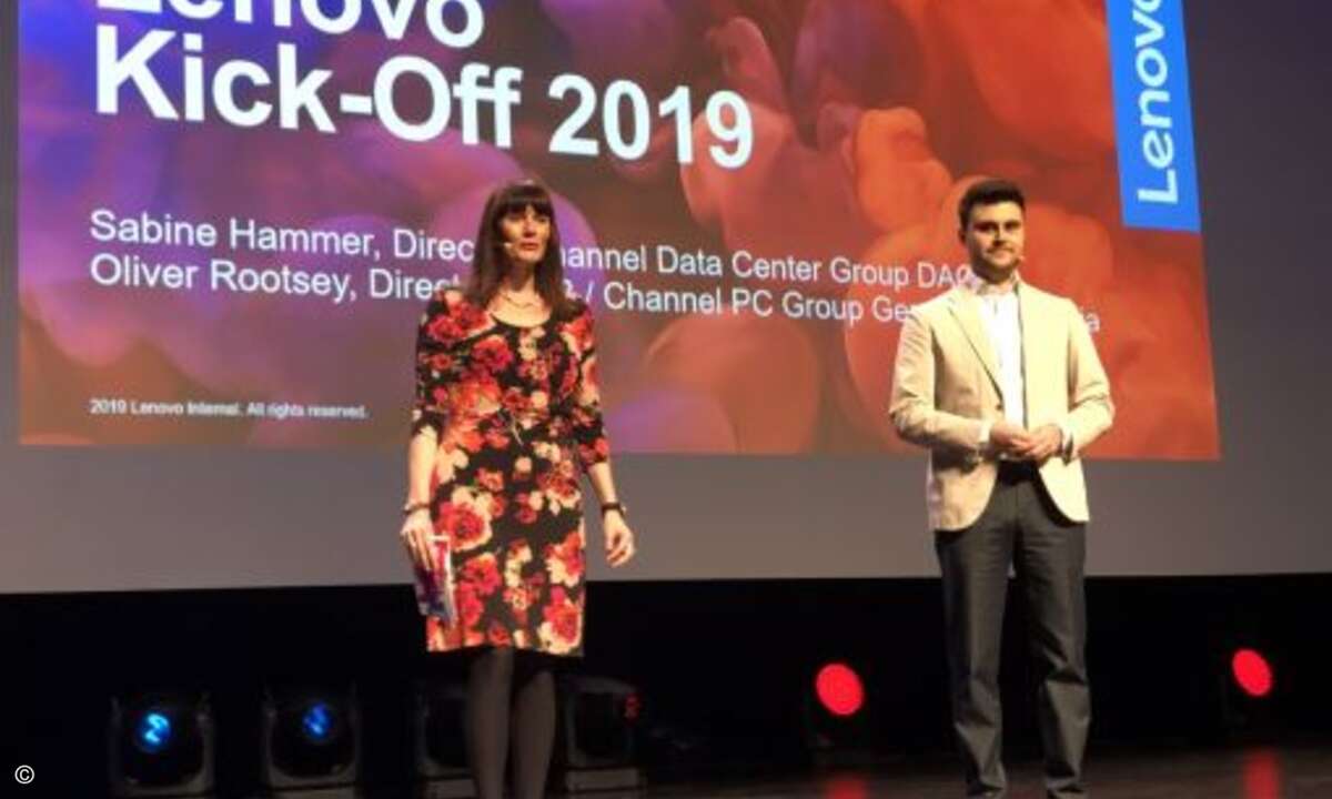 DCG-Channelchefin Sabine Hammer und Oliver Rootsey, Director SMB/Channel Deutschland und Österreich, eröffneten den Channel Kickoff im Colosseum Essen (Bild: CRN)