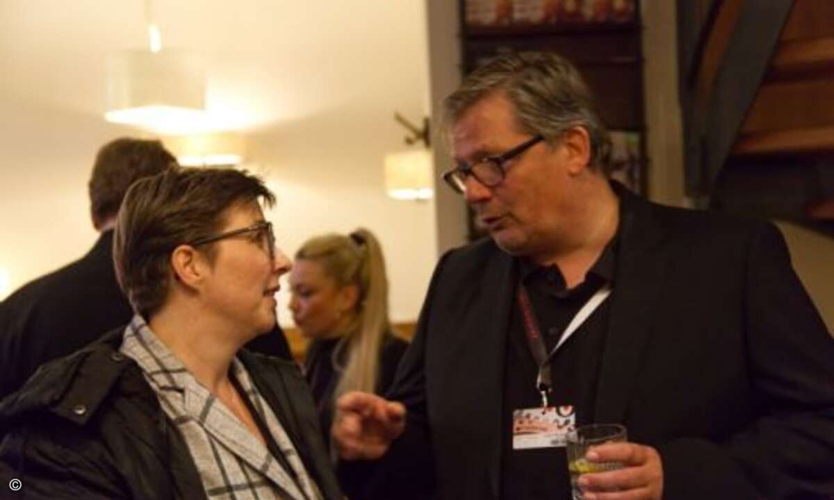 Lutz Hausmann (Securepoint) im Gespräch mit Jacqueliene Sprecher von Global System AG (Foto: Securepoint)