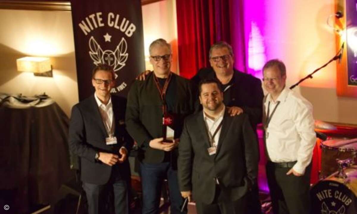Als Top-Partner für »Securepoint Antivirus Pro« wurde Andreas Feuring von Decom:IT (2.v.li.) geehrt (Foto: Securepoint)