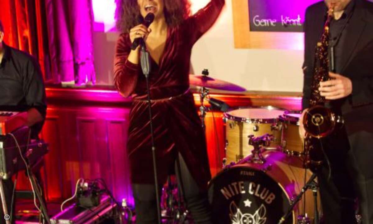 Mit Band und DJ wird noch ausgiebig gefeiert (Foto: Securepoint)