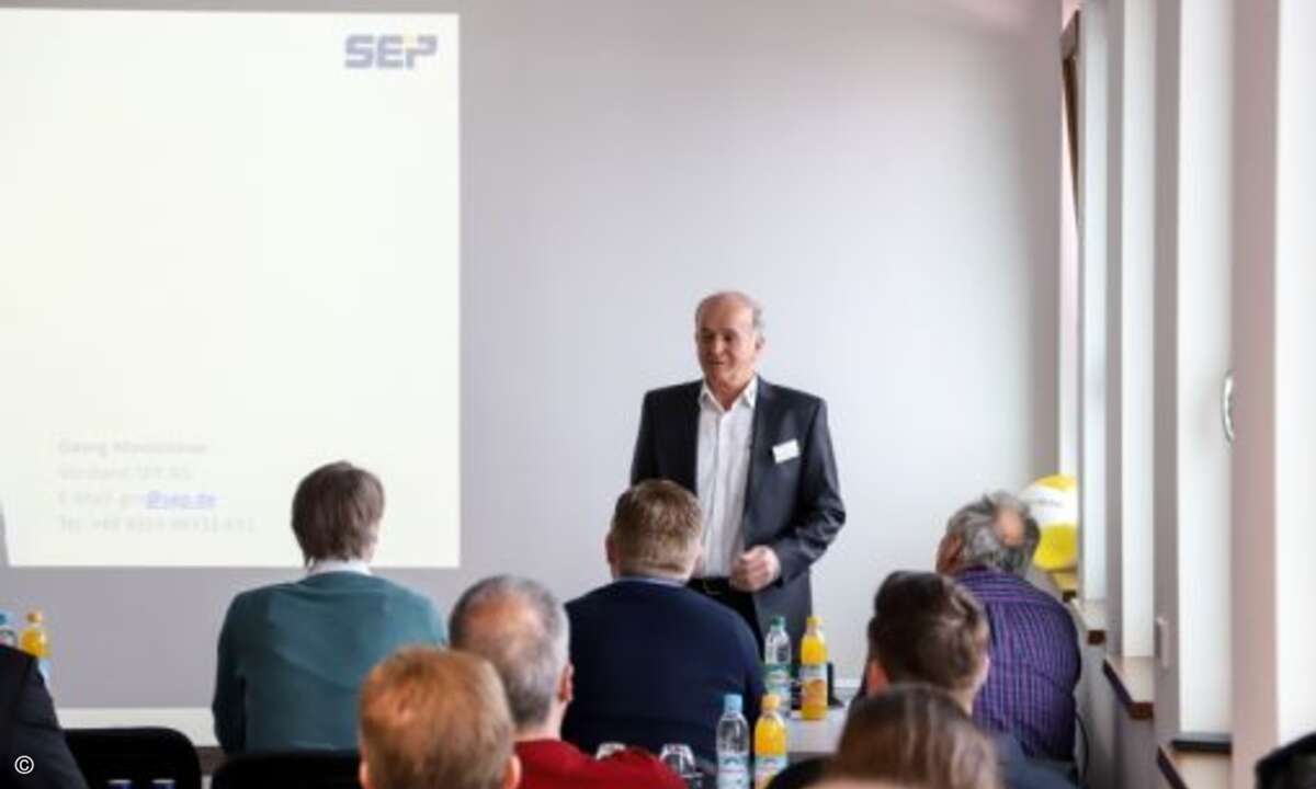 SEP-CEO Georg Moosreiner begrüßt die Teilnehmer (Foto: SEP)