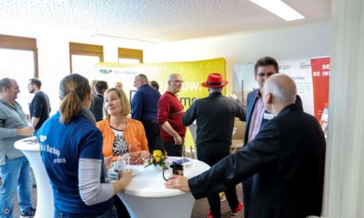 Angeregte Diskussionen in den Pausen (Foto: SEP)