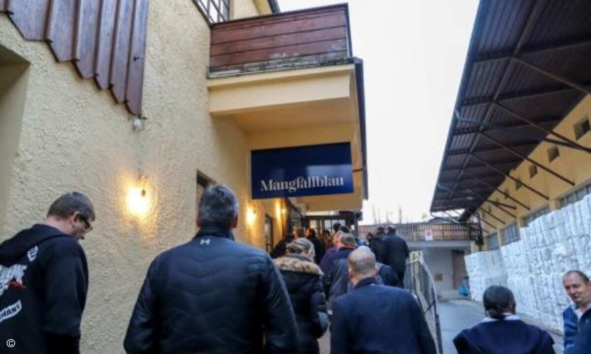 Auf gehts zur Papierfabrik in Gmund (Foto: SEP)