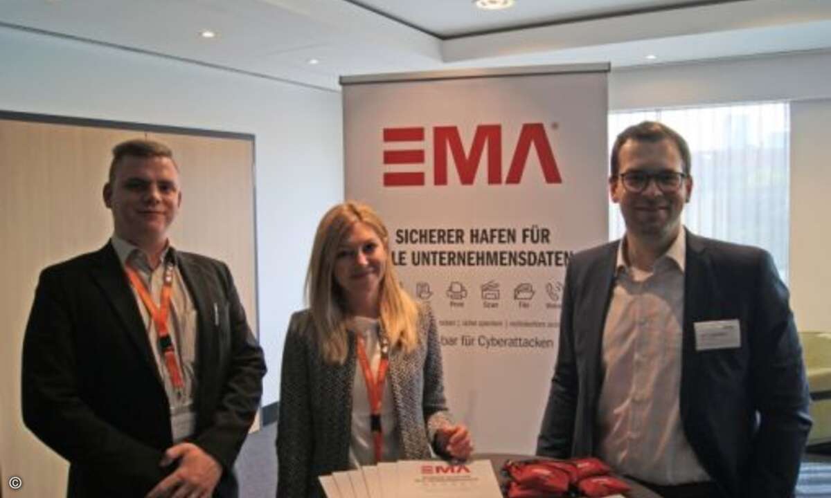 Gina Gießmann von CRN mit Florian Bock von Sysob und Patrick Seidemann von Artec (Foto: CRN)